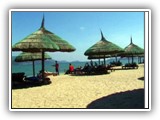 Viet_NhaTrang_Beach2_L